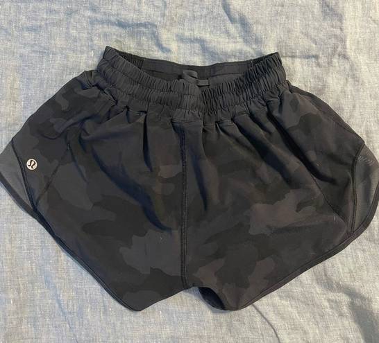 Lululemon Hotty Hot Short 2.5”