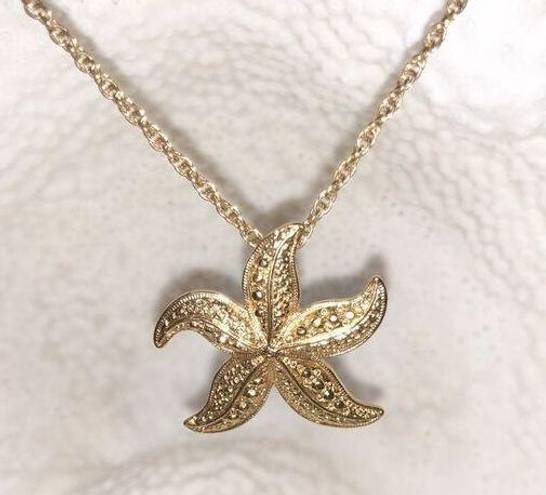 Starfish Necklace Gold