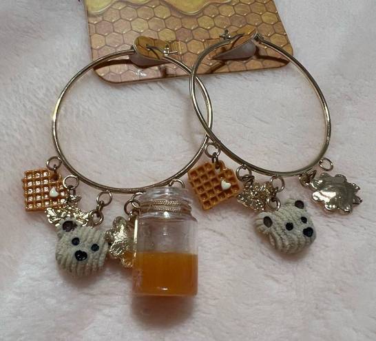 Hot Topic NWT  Honey Bear Waffle Flower gold Hoop Earrings