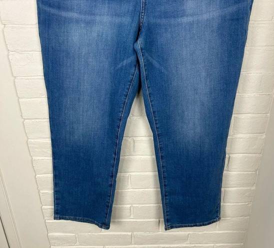 Talbots NWOT  Classic Denim Wash Straight Leg Cropped Jeans Size 14