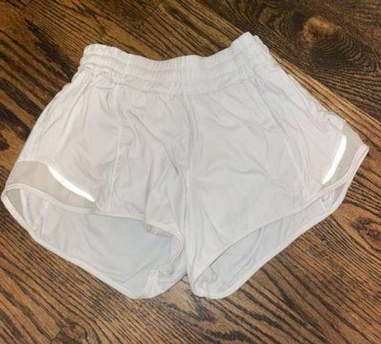 Lululemon Hotty Hot Short 2.5”