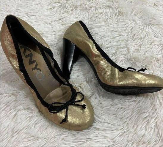 DKNY  gold pavlova metallic heels 8