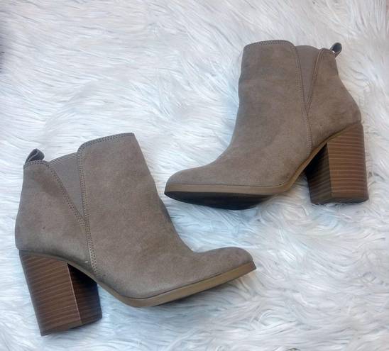 EXPRESS Taupe Suede Booties