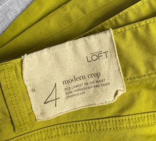 The Loft NWT Anny Taylor modern crop pants in bright green.