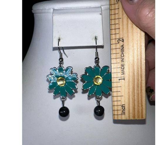 Daisy Vintage Enameled and Rhinestone Bead  Dangle Earrings