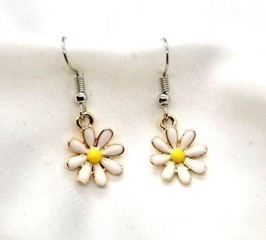 Daisy  Flower Earrings