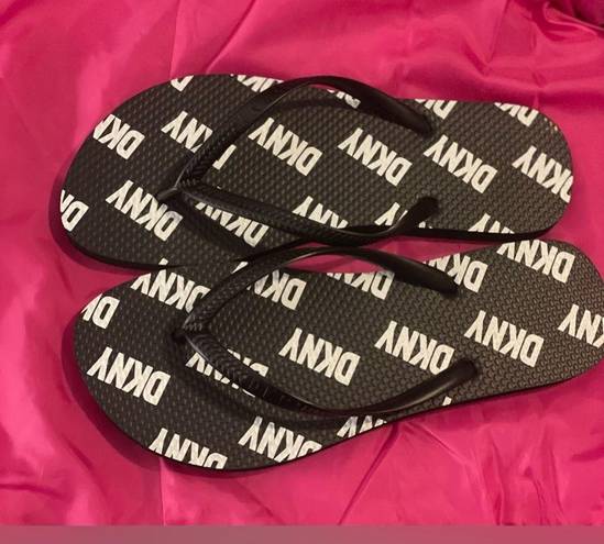 DKNY  Womens Madi Rubber Thong Flip-Flops