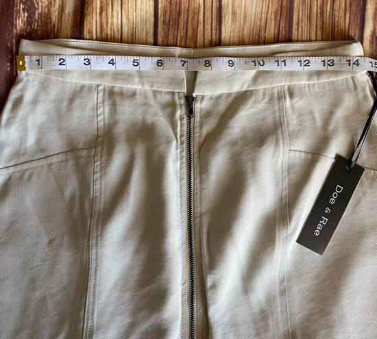 Doe & Rae Women’s Beige Front Zipper Skirt Sz Medium