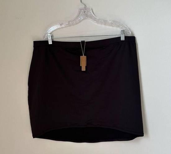 SKIMS  Short Swim Skirt in Onyx