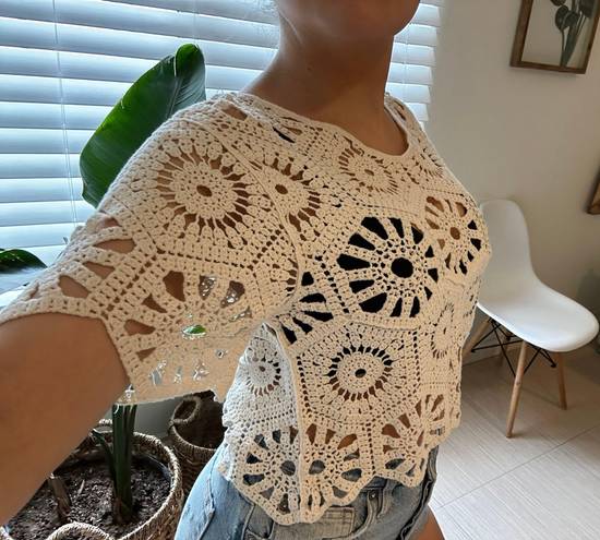 Boutique Crochet Crop Top Flower Pattern Cream Color