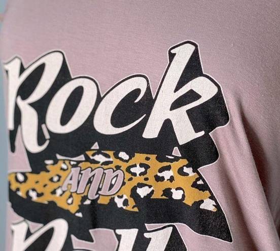 Rock’n Roll Rock N Roll Thunder Bolt Leopard Print Scoop Neck Tee Shirt Blush Pink  Small