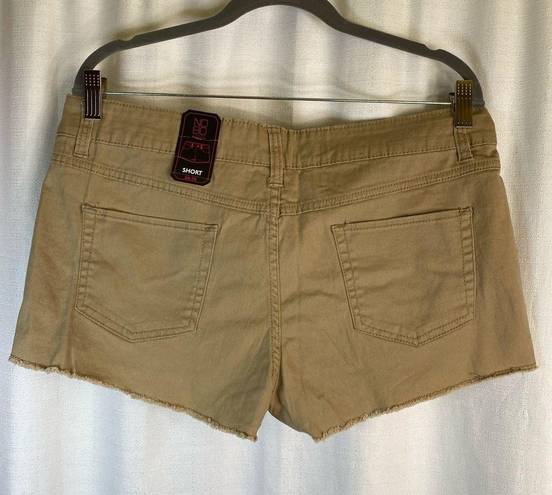 No Bo  Juniors (women’s) Beige Khaki Shorts NEW size 15