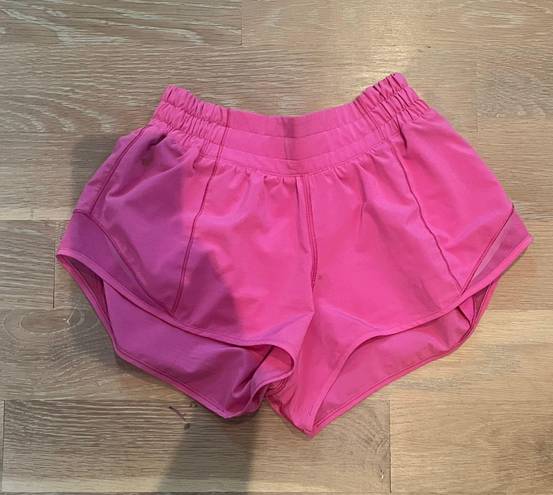 Lululemon SONIC PINK Hotty Hot Short 2.5”