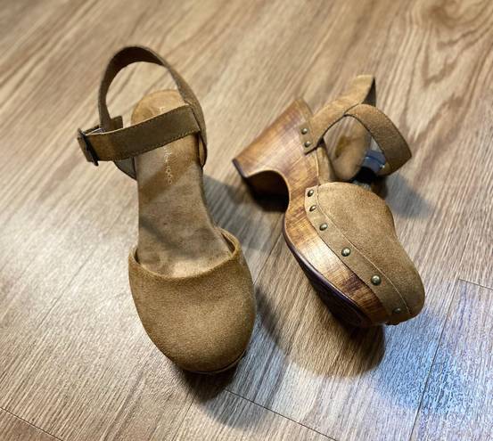 House of Harlow 1960 brown platform clogs