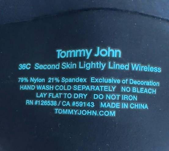 Second Skin Tommy John 36C  Lightly Lined Wireless bra in black