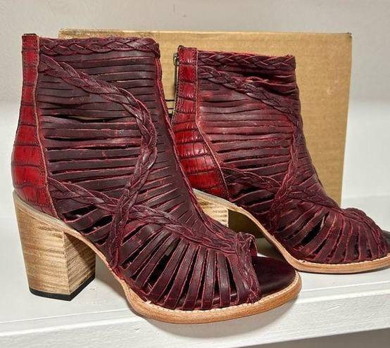 FREEBIRD by Steven Freebird Bela Leather Bootie. Red/wine. Size 10.