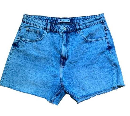 ZARA  Denim Jean Shorts High Rise Mom Shorts Rigid 5” Light Blue Wash size 14
