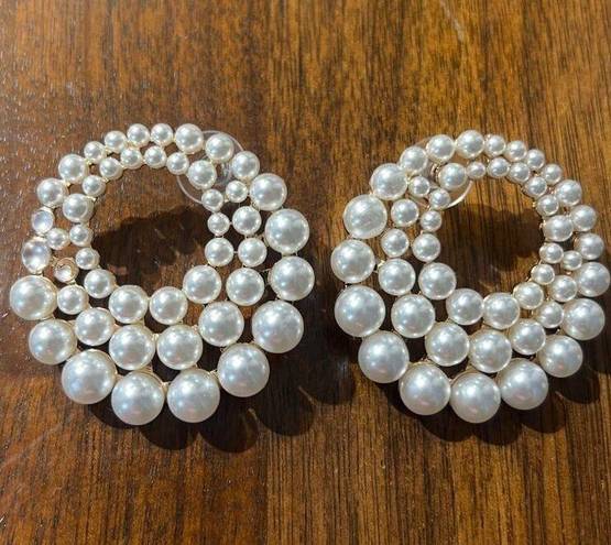 Ettika  Blushing Pearl Earrings in Pearl