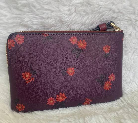 Coach Corner Zip Wristlet With Country Floral Print