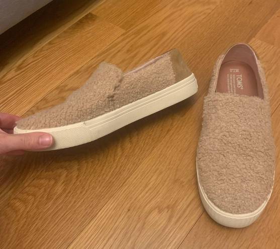 Toms sunset slip on sherling/fur sneaker