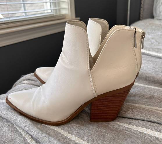 White Cowgirl Booties Size 9