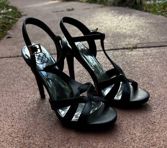 Daisy Fuentes Black Strappy Heels