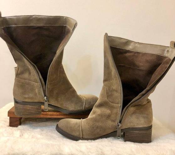 Jessica Simpson Quinn Suede Boot In Taupe