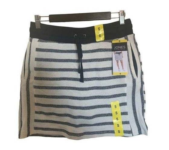 Jones New York Skort by  size small like new no tags