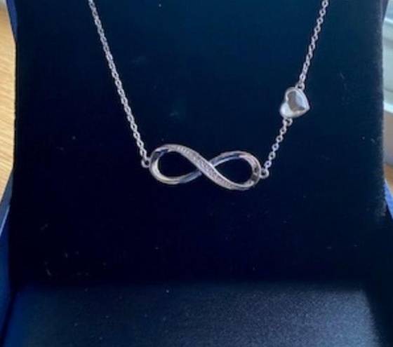 infinity NWT  Heart Bracelet