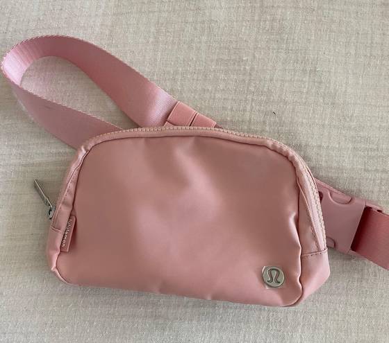 Lululemon Crossbody Fanny Pack