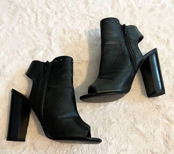 Penny Loves Kenny  Open Toed Studded Chunky Block Heel Leather Booties Size 5.5