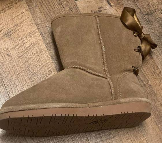 BEARPAW  Hickory ELIZABETH II Suede BOOTIE Women WOOL LINING Like NEW SIZE 7 US