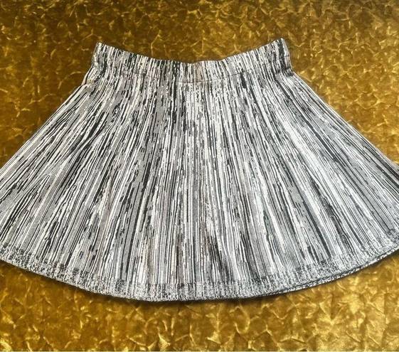 Candie's  sweater skirt - Women's size M- Black/gray, short, stretchy