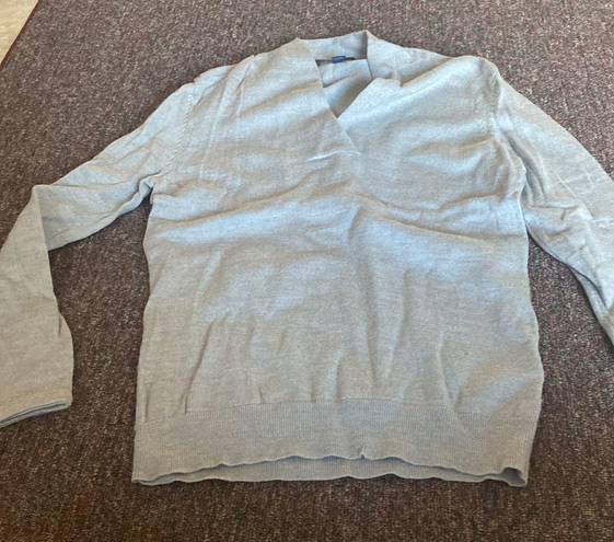 Brooks Brothers New  v neck top small