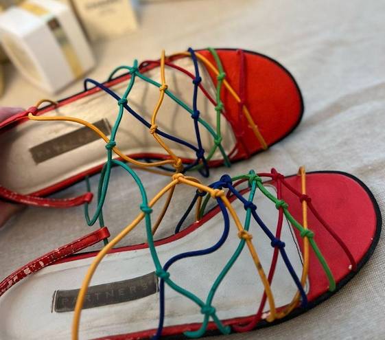 Strappy elastic sandals ! Perfect for Pride Month 🏳️‍🌈 Size 7