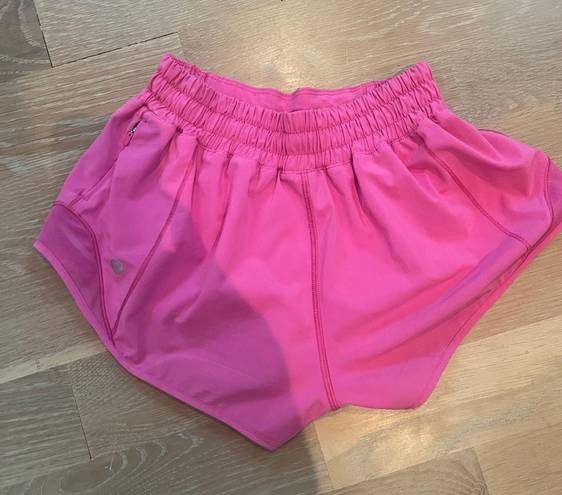 Lululemon SONIC PINK Hotty Hot Short 2.5”