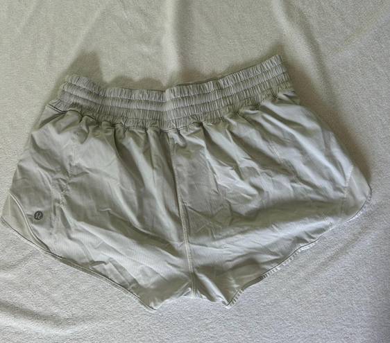 Lululemon Hotty Hot Short 2.5”