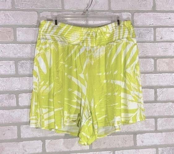 Torrid  NWT 5” Pull On Super Soft High Rise Shorts in Tropical Print Size 1