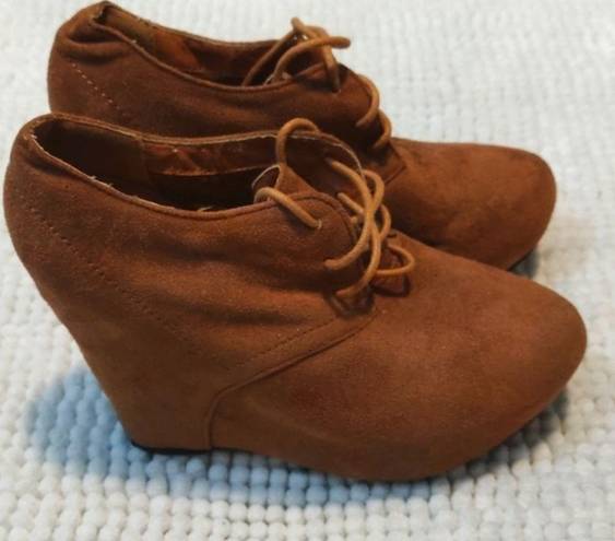 Charlotte Russe  Brown Suede Bootie Wedge Shoes Size 6 GUC #3088