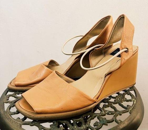 DKNY Vintage 90s Italian Tan Wedge Heels 9.5