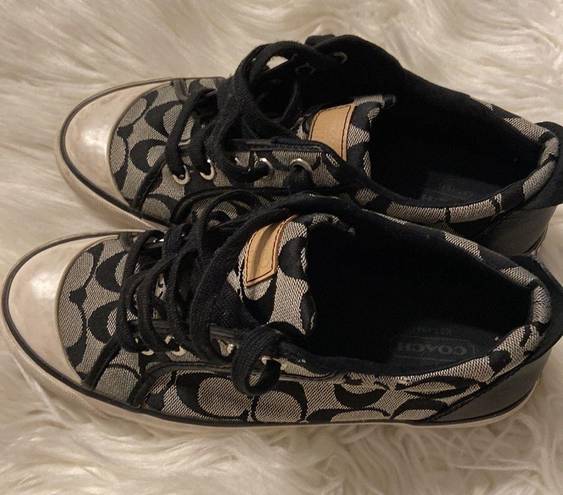 Coach  Snickers size 7B good condition preowned