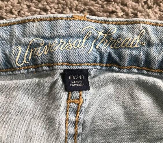 Universal Threads Universal Thread women’s size 00 mid rise Boyfriend jeans