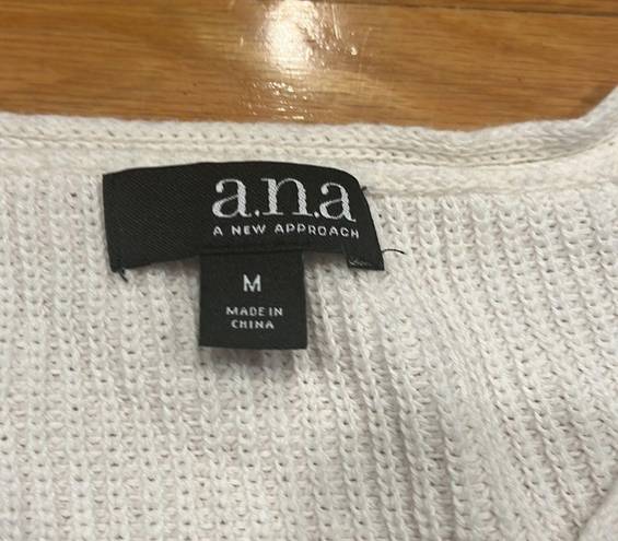 a.n.a  womens off white  vneck sweater size medium.