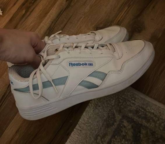 Reebok Sneakers