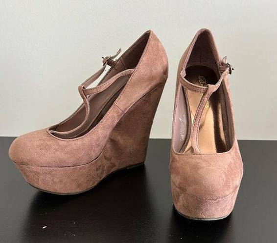 Breckelle’s Breckelle's Brown Wedge Shoes Sz 6.5