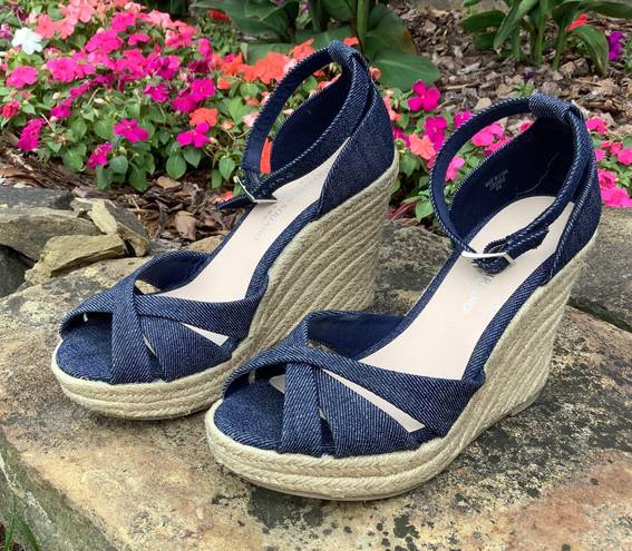 Christian Sirianio Christian Siriano for Payless Denim Platform Sandals - Size 5.5