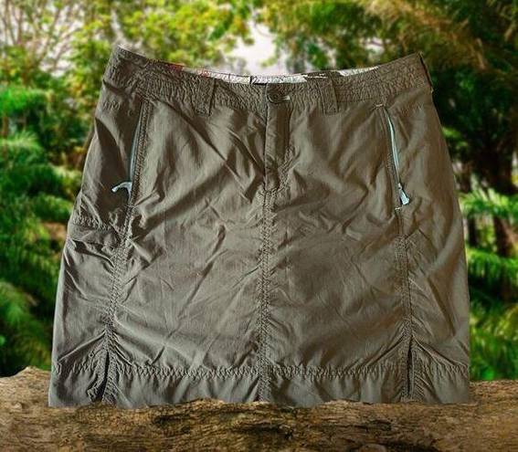 Eddie Bauer Women's Size 8  Hiking/Camping Skort- Olive Green