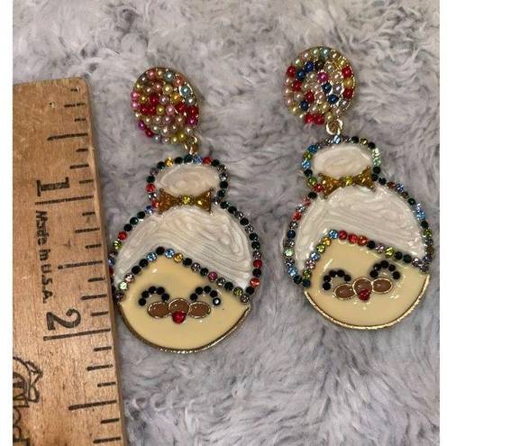 ma*rs New Holiday Fashion . Claus/Granny Multi-Color Pearl Bead Design Alloy Stud E