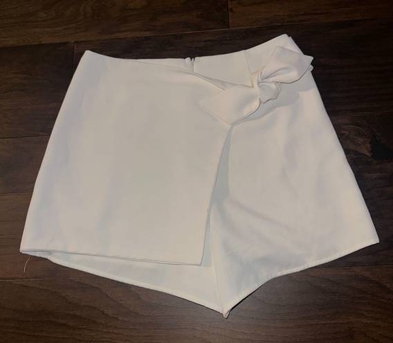 The Pants Store  White Skort