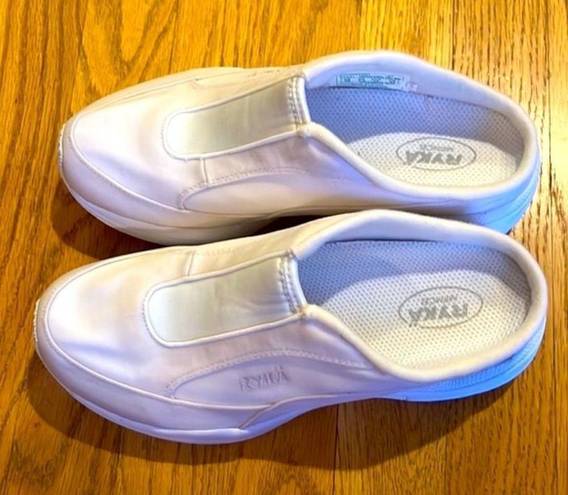 Ryka  Ivory/Cream & White Round Toe SlipOn Comfort Walk Nitracel Mule Sneakers-7W